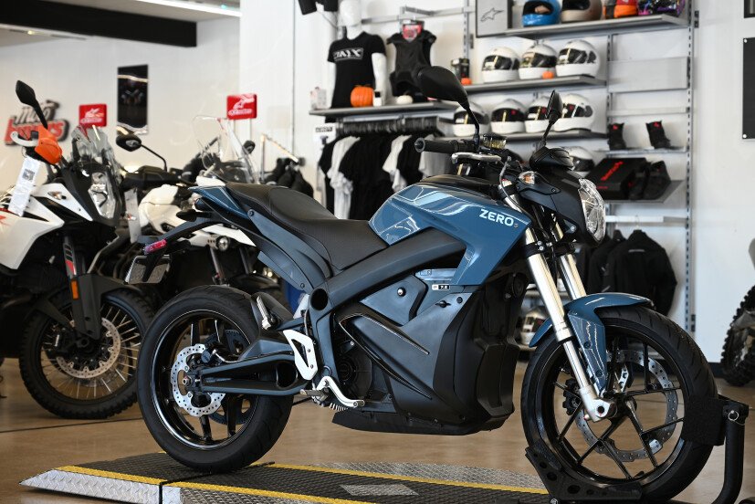 2020-Zero_Motorcycles-S-Motorcycle--Motorcycle-201556443-b428b56a5e3034b0394be1e15fd04dd9