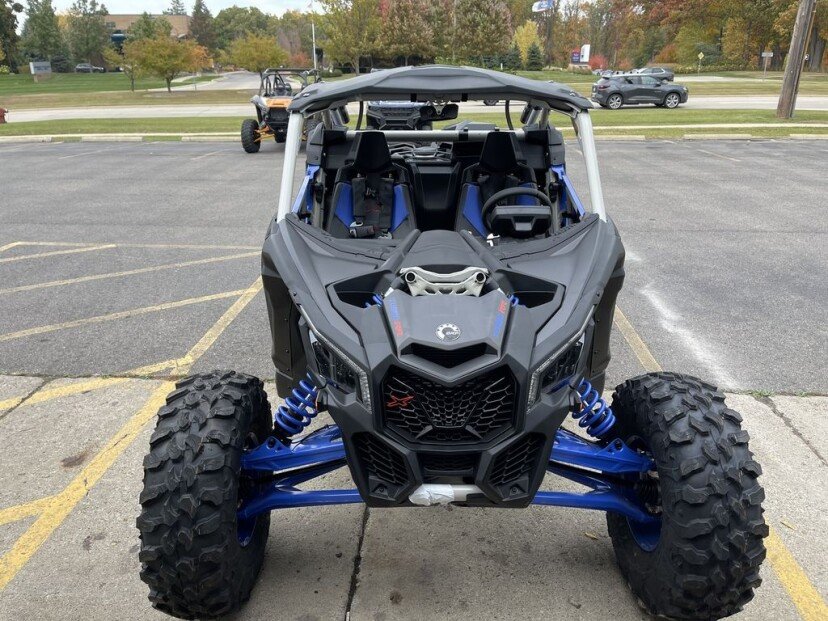 2022-Can_Am-Maverick_900-Side_by_Side--Motorcycle-201314021-12151d35bed543aaf71ee2c6e8744265