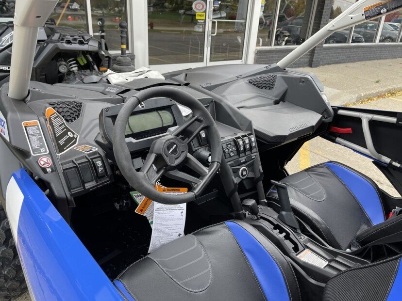 2022-Can_Am-Maverick_900-Side_by_Side--Motorcycle-201314021-2138c925ebdc088d992a3a4a71a8b409