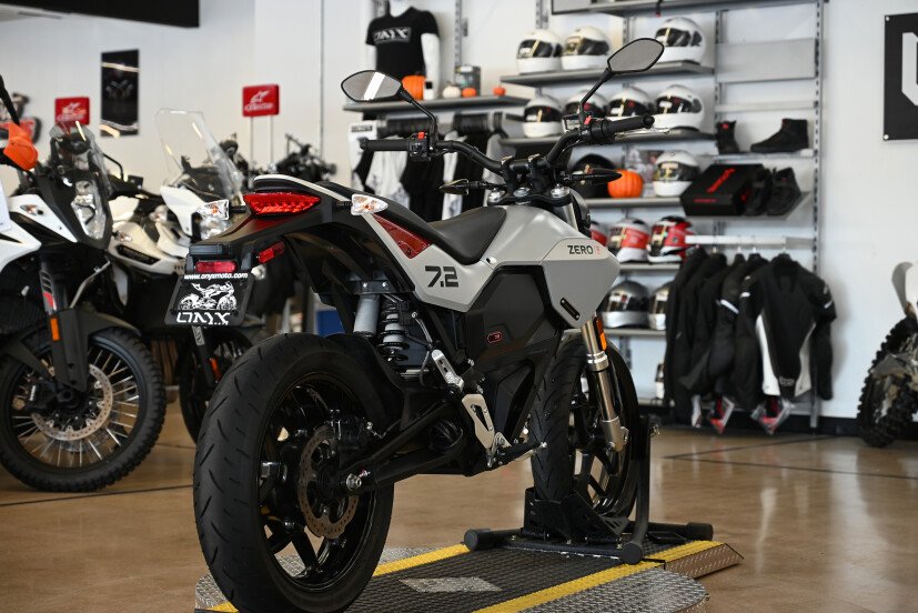 2022-Zero_Motorcycles-FXE-Motorcycle--Motorcycle-201562015-c5ff40f3bec7c374383e5458921eb1eb