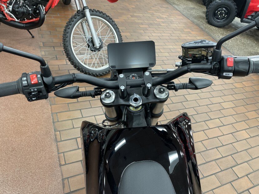 2023-Zero_Motorcycles-FXE-Motorcycle--Motorcycle-201352878-57c3e07eb42f6f5e113f68c4c3c65aec
