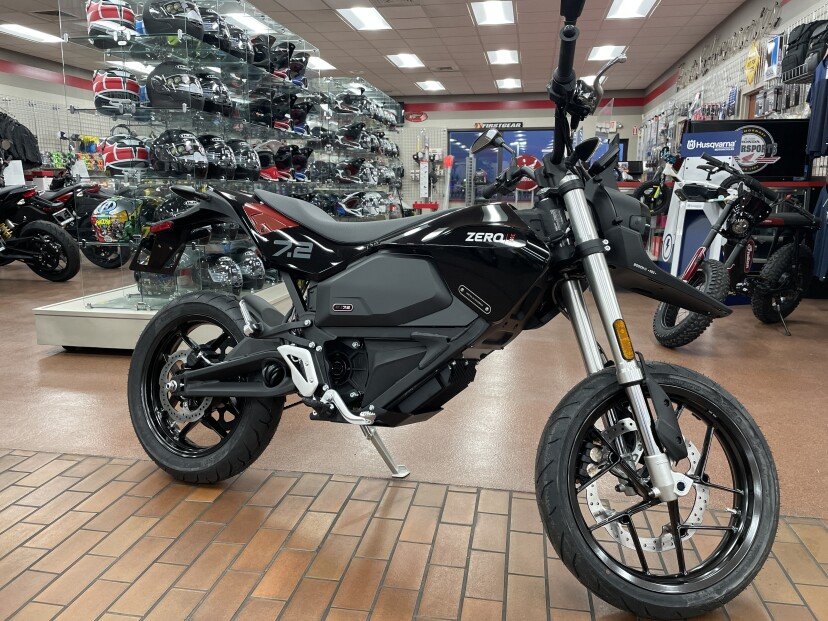 2023-Zero_Motorcycles-FXE-Motorcycle--Motorcycle-201352878-581eaa2146153d2f86ed920d549bac56 (1)