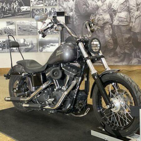 Pre-Owned 2016 Harley-Davidson® FXDB - Dyna® Street Bob®