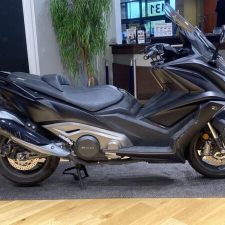 Pre-Owned 2022 KYMCO #AK550 For Sale